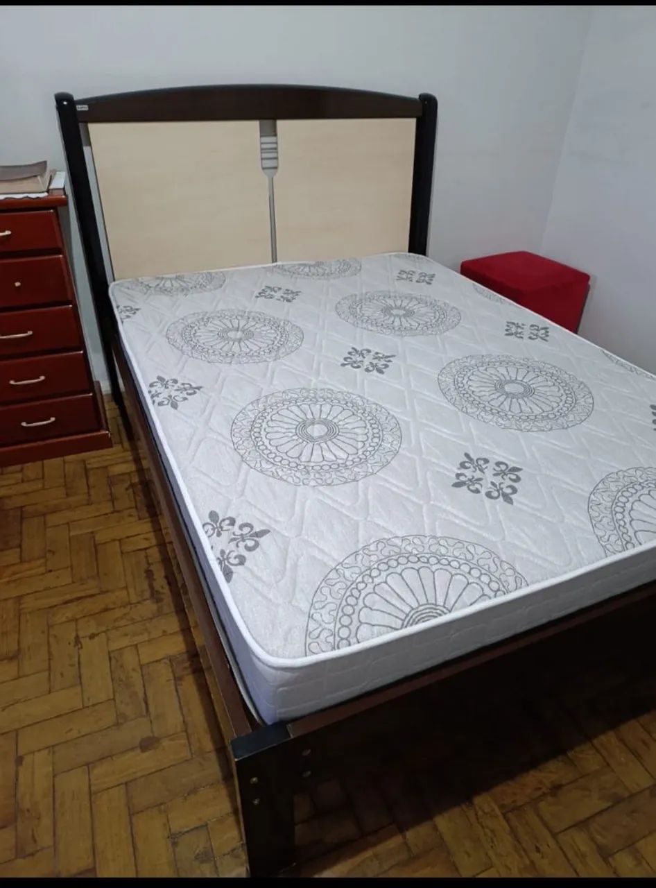 Cama e colchão 