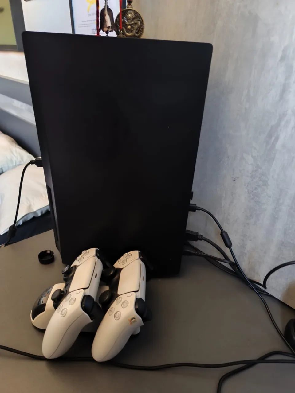 Ps5 Fat com leitor de disco + 2 controles + base de carregamento - Foto 3