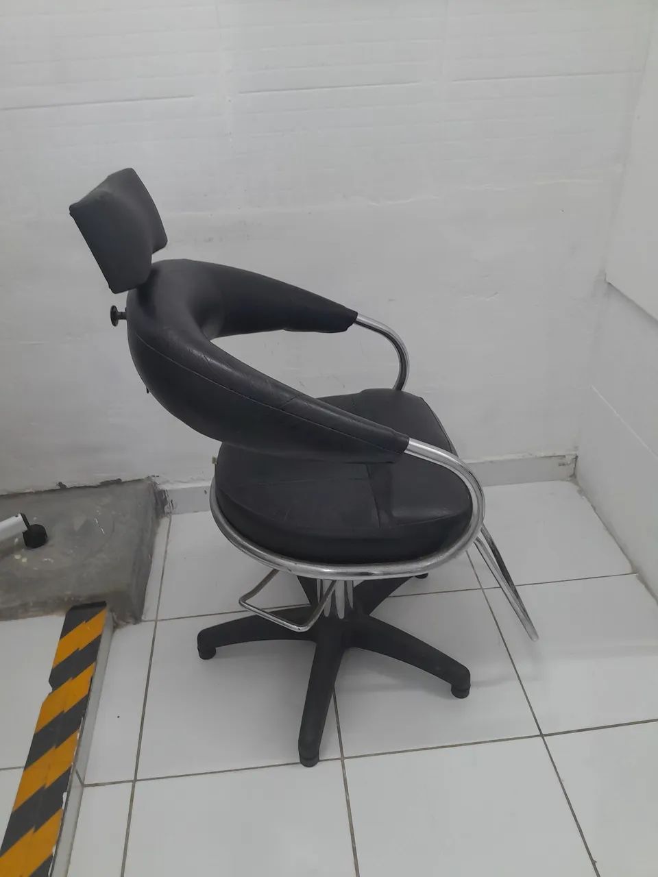 Cadeira de cabeleireiro de couro  - Foto 2
