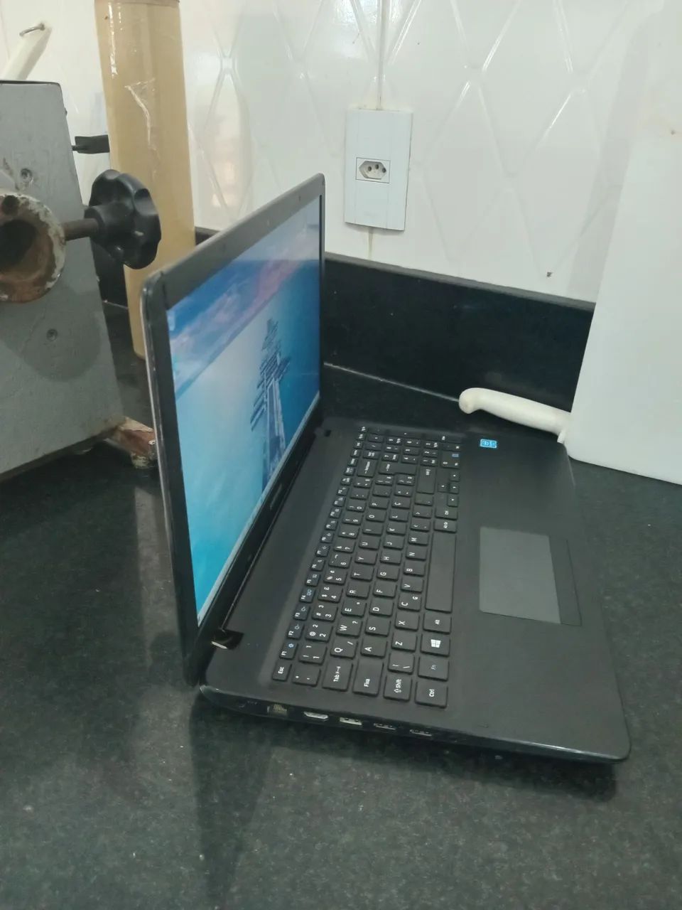 Notebook Samsung 300E5M / 300E5L - Intel Celeron 3865U, 4 GB RAM, HD 500 GB - Foto 2