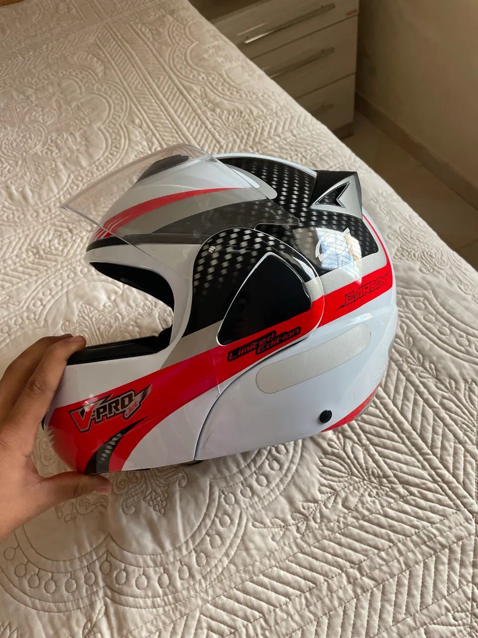 Vende-se Capacete Pro Tork V-Pro Jet 2 Carbon.