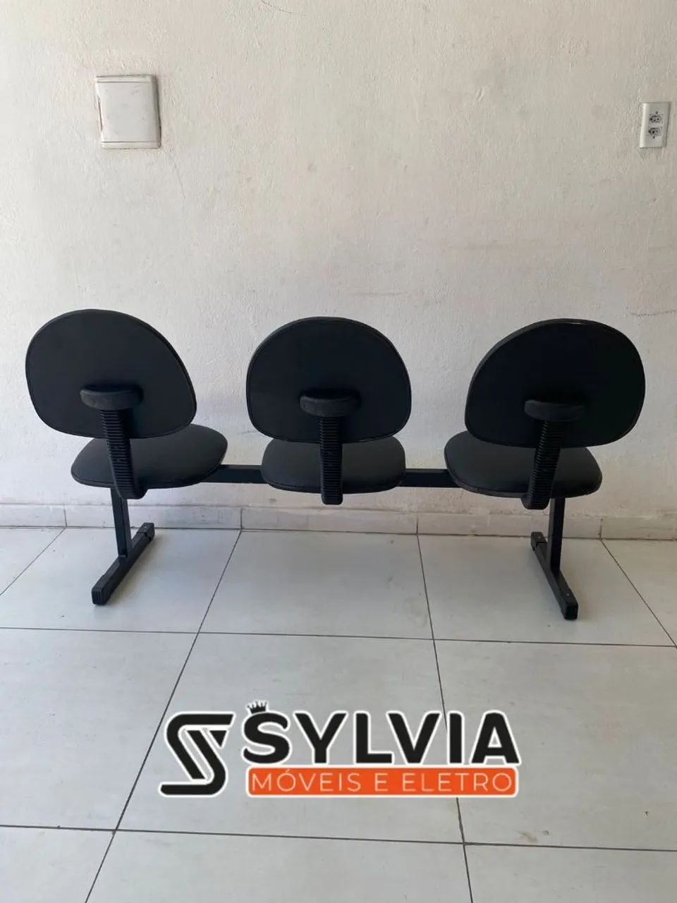 Cadeira longarina acolchoada  - Foto 6