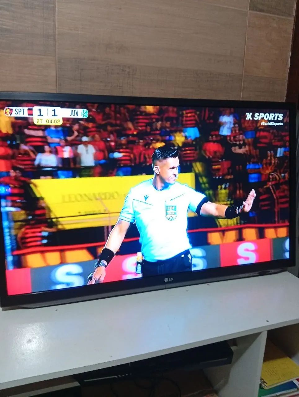 Tv LG Full HD internet HDMI USB ótima imagem controle  - Foto 3
