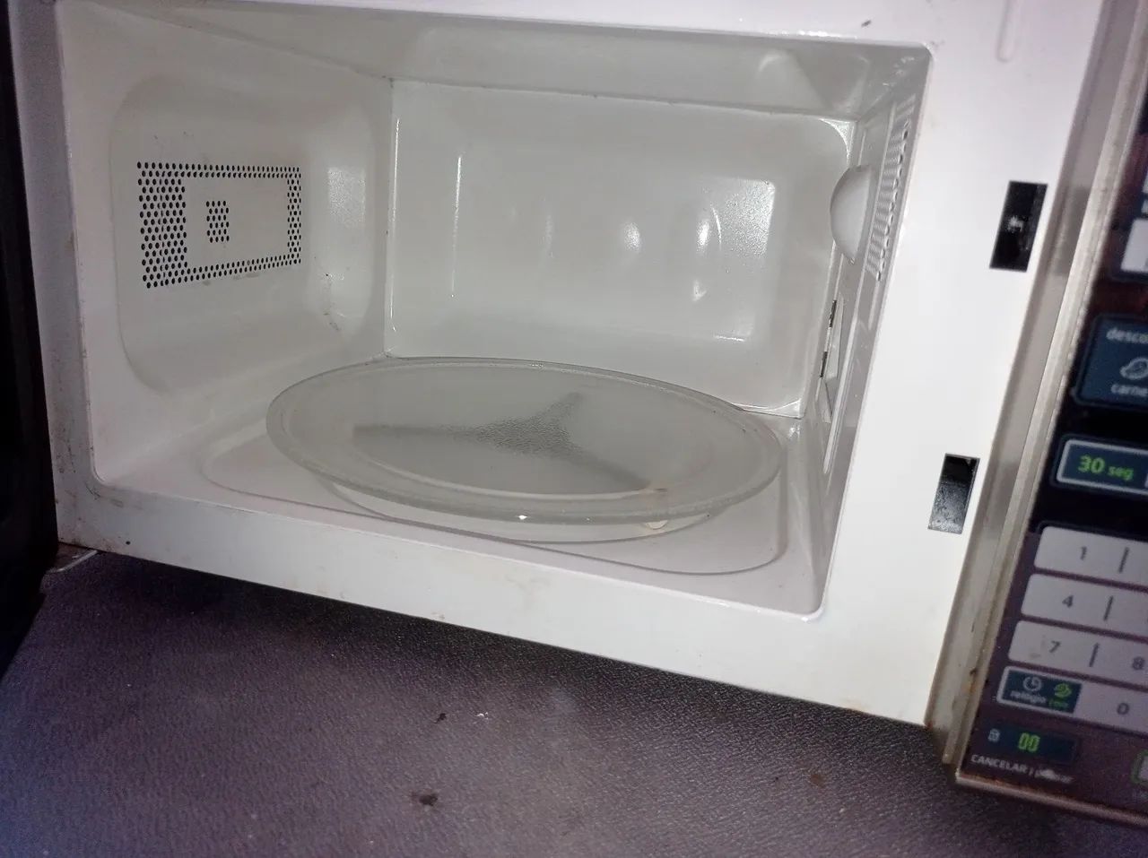 Microondas Midea 20 litros cinza - Foto 4