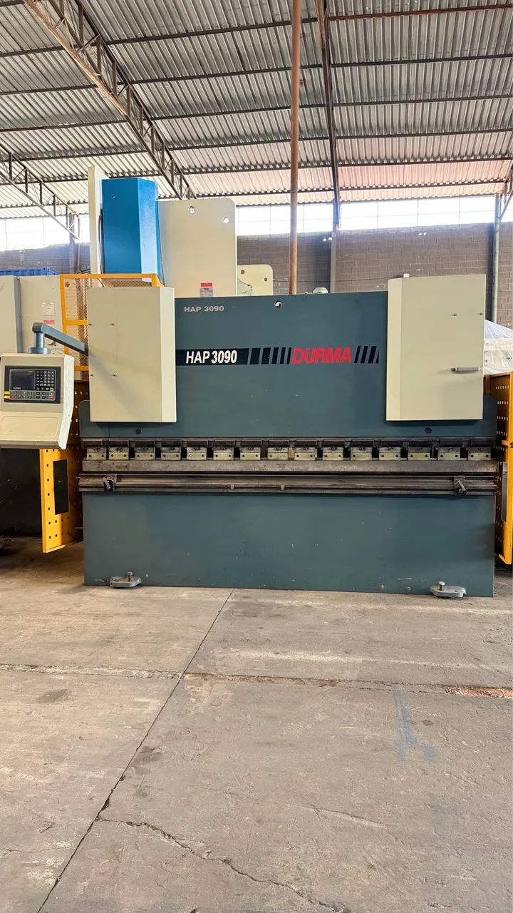 Dobradeira CN 3000x90 - Máquinas para produção industrial - Vila