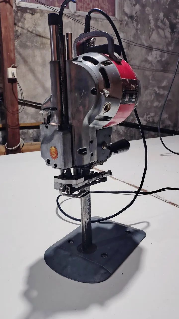 Máquina de cortar tecido 8 polegadas Singer  - Foto 3