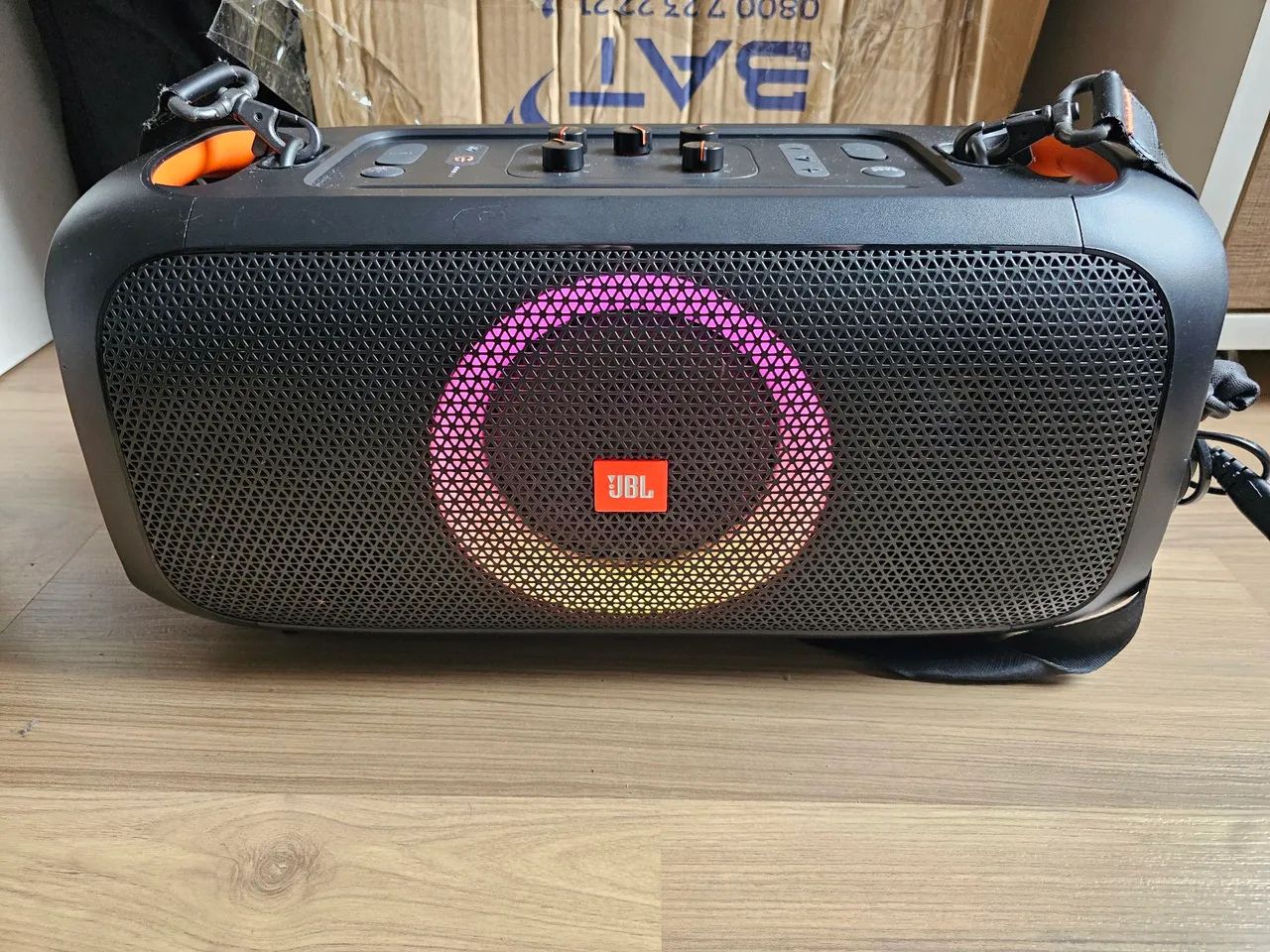 CAIXA JBL PARTYBOX ON THE GO