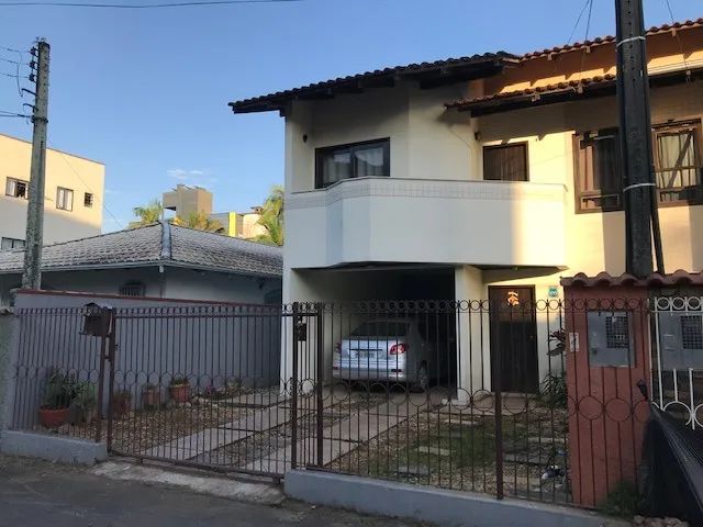Sobrado Geminado no Bucarein