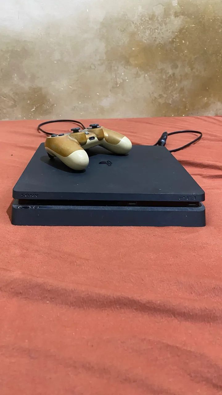 Ps4 slim +4 jogos