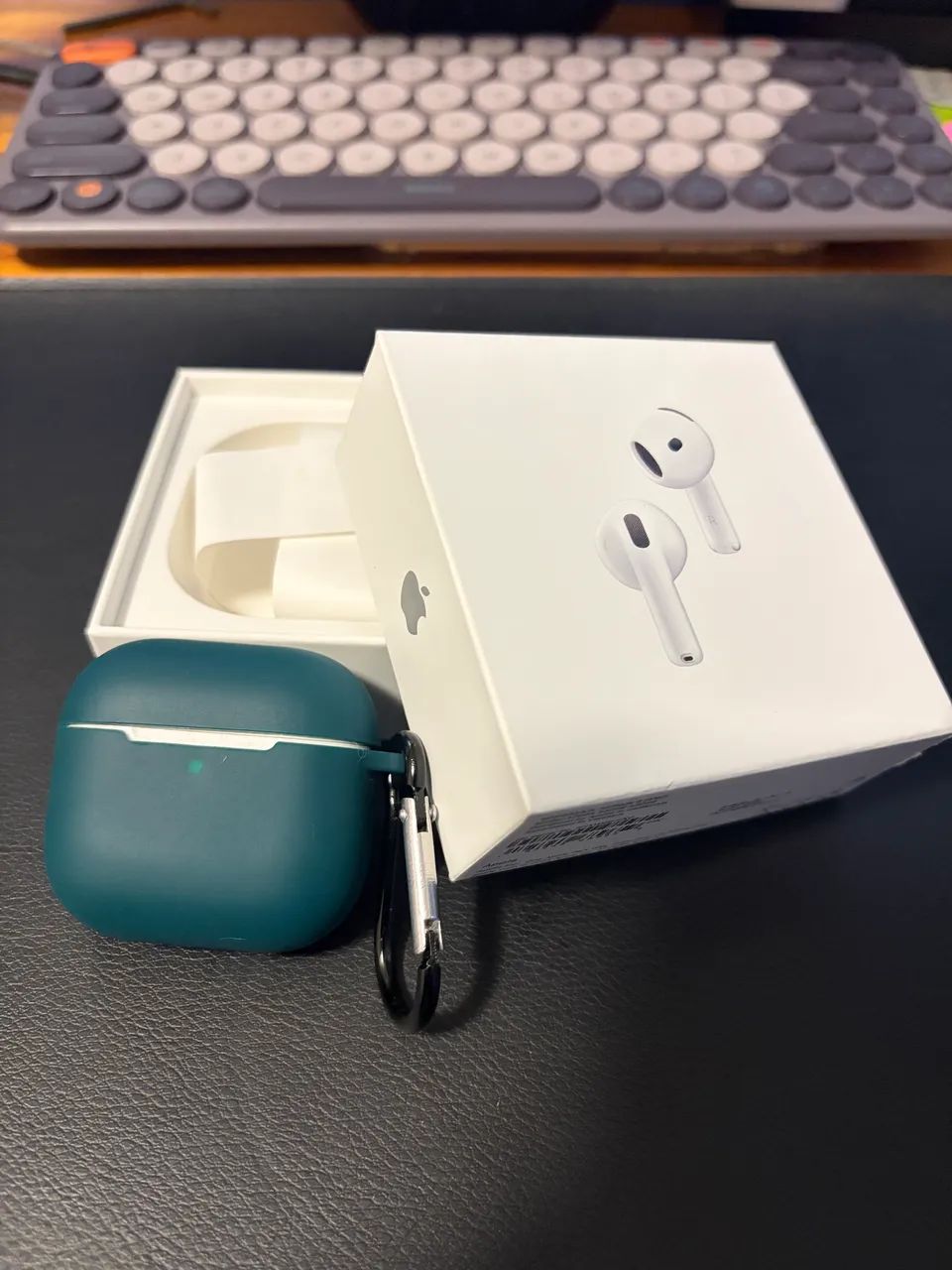 Airpods 4 (com cancelamento de ruído)