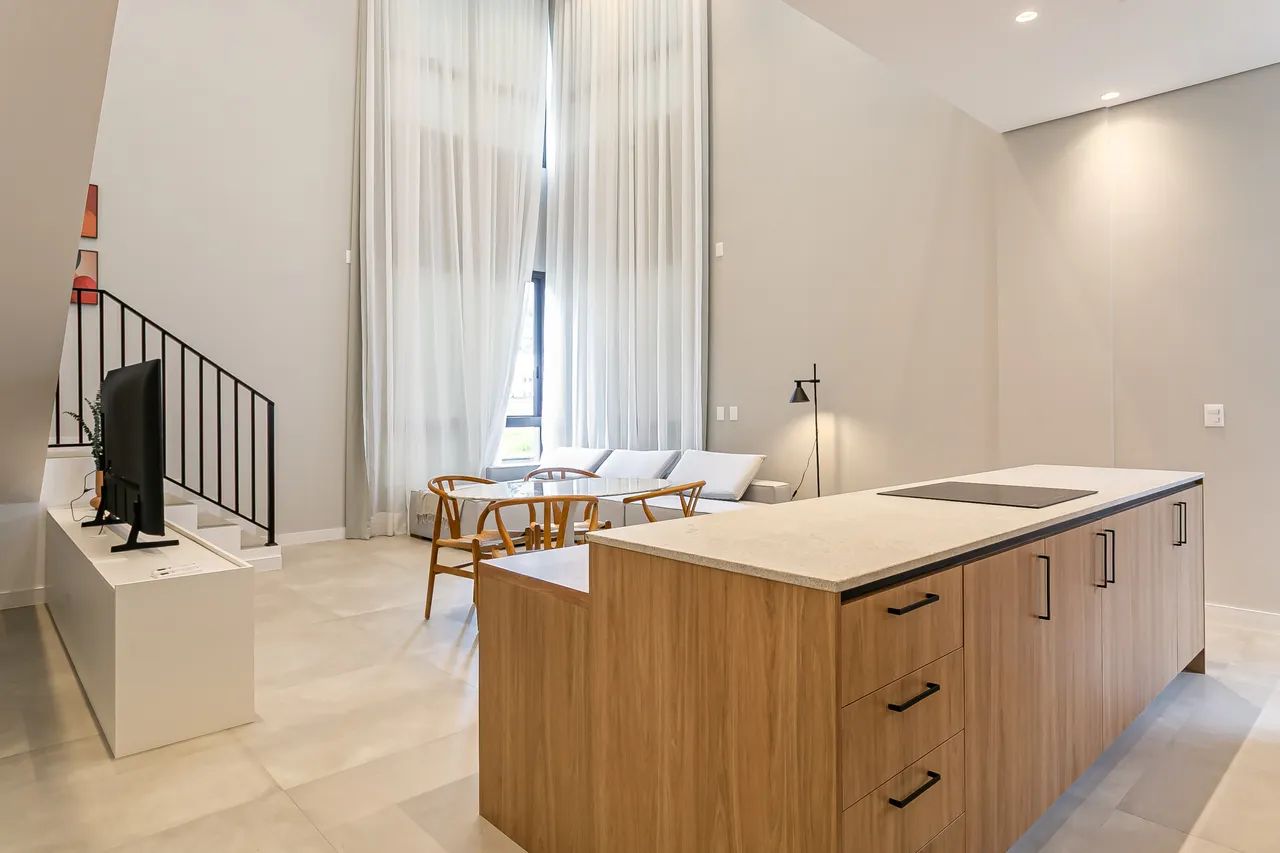 Apartamento mobiliado no bairro Saco Grande.