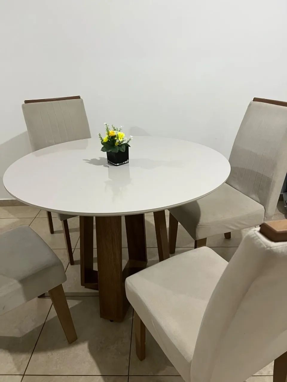 Mesa de jantar redonda 