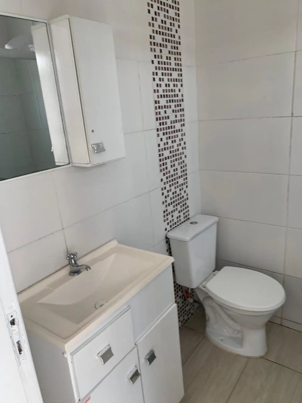 Kitnet mobiliada no roçado para até 2 pessoas / excelente localização - Foto 5