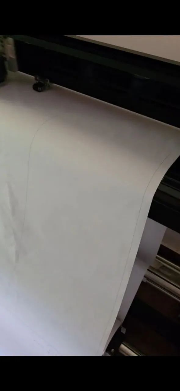 Plotter  de risco para confecção 