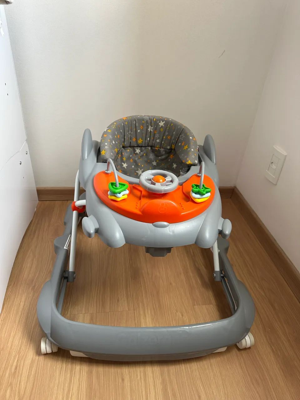 Andador de bebê marca Galzerano
