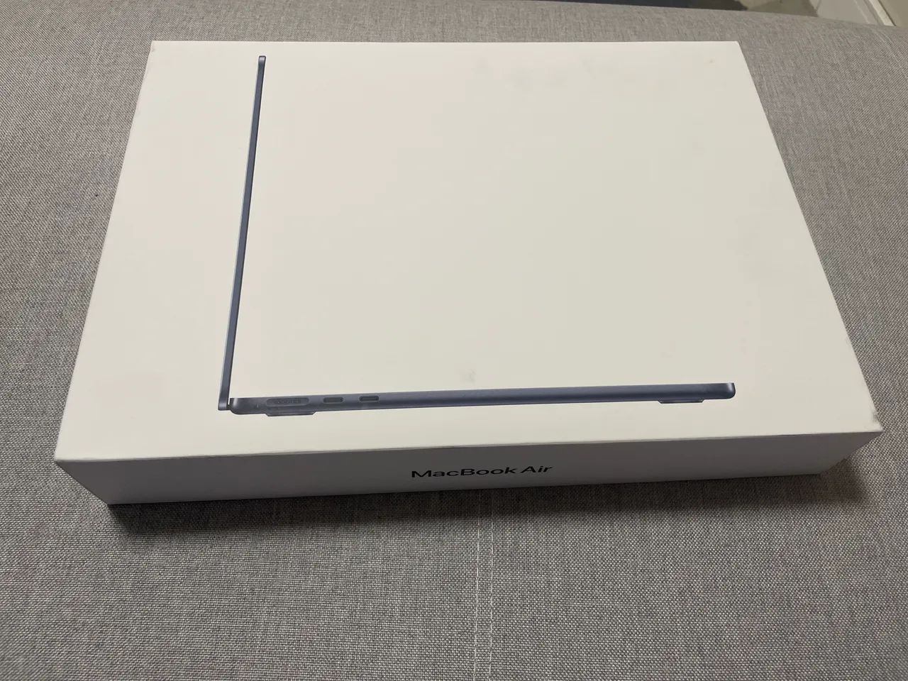 Vendo  MAC BOOK AIR novo na caixa lacrado 
