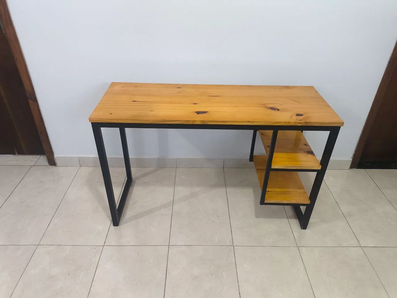 Mesa no estilo industrial sob medida  - Foto 2