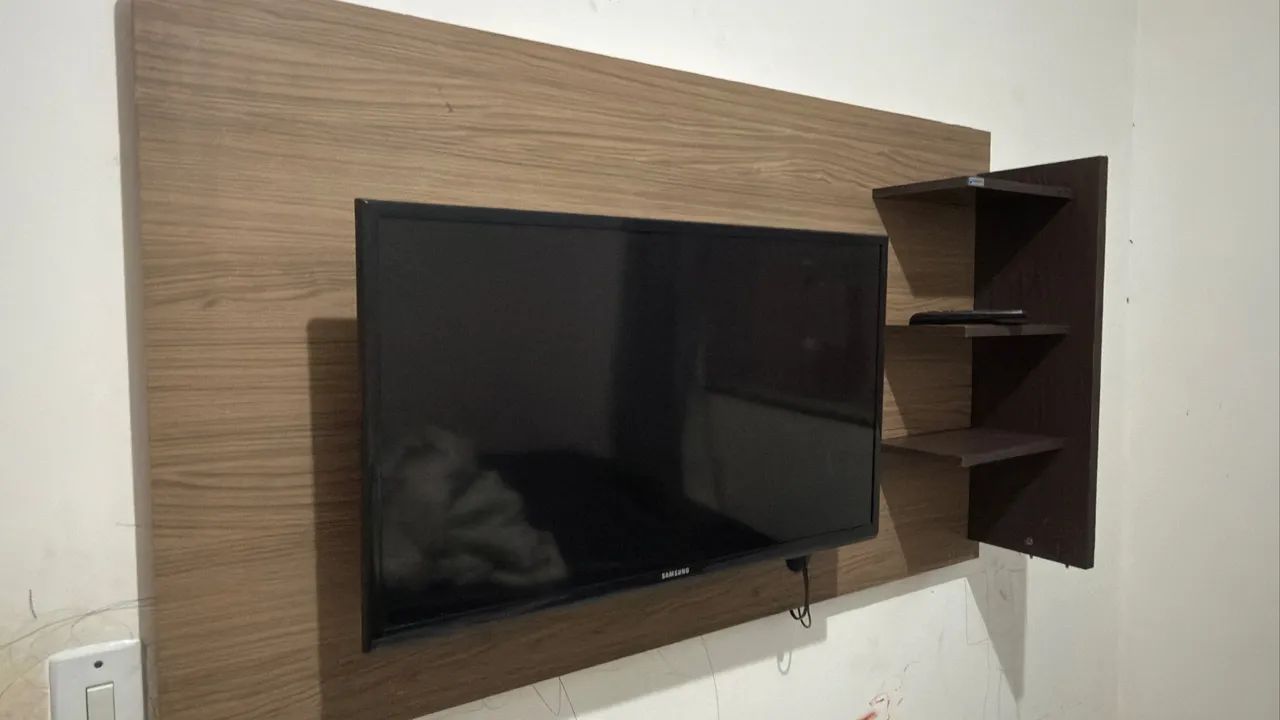 Tv 32 polegadas Samsung com chromecast google e painel 