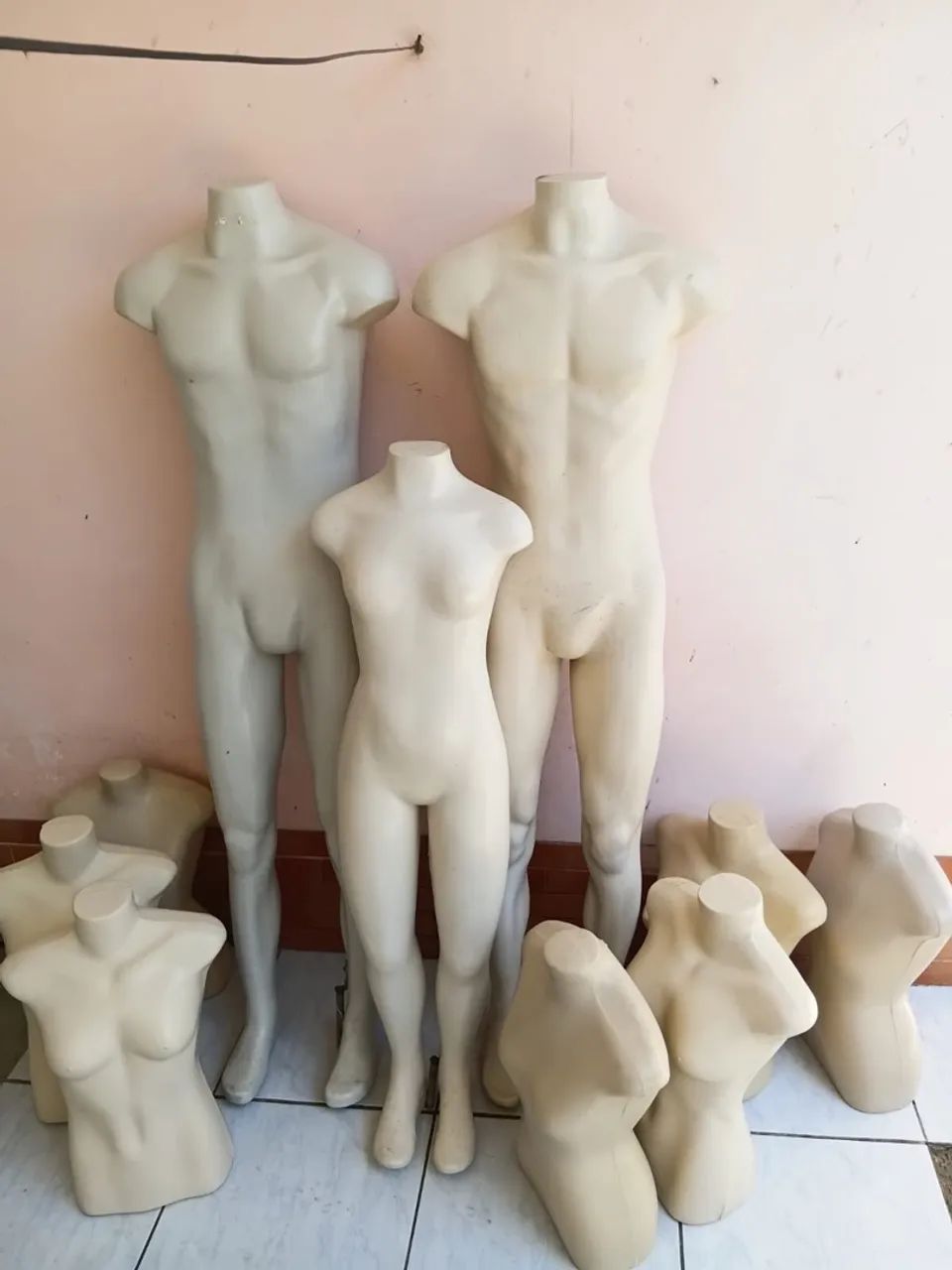 Vendo manequim todos 100,00 - Foto 2