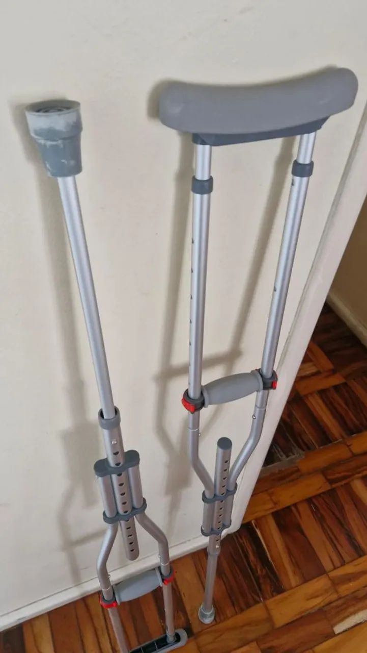 Par muleta axilar 3 em 1 com altura ajustável  - Foto 2