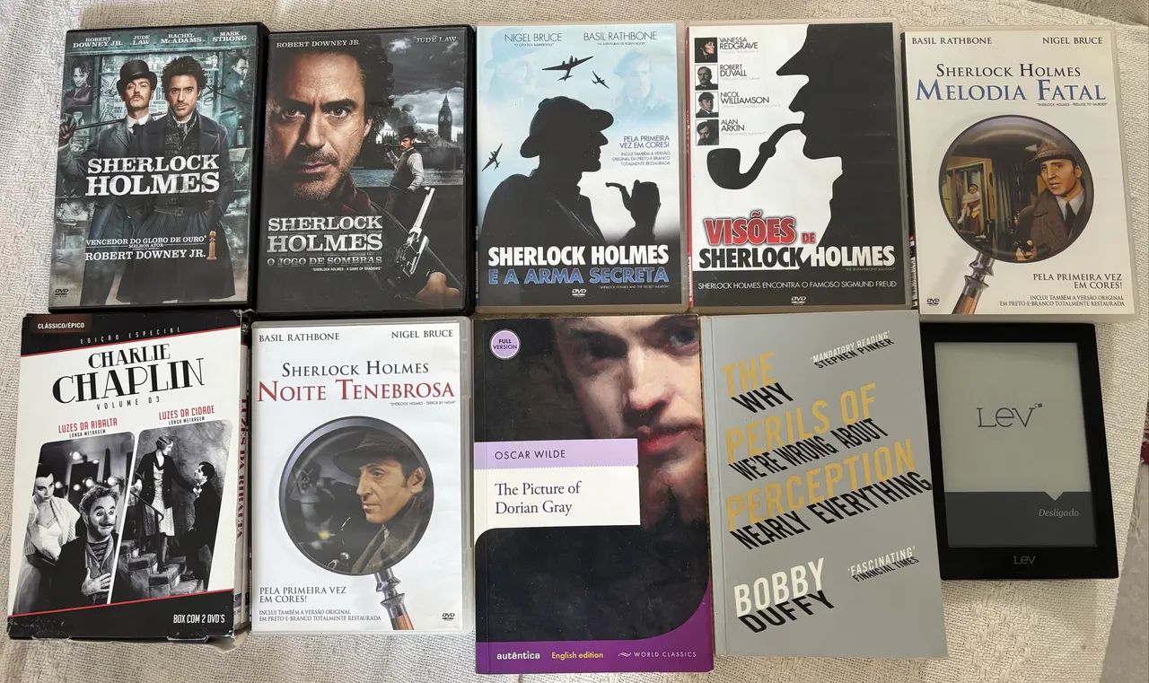 8 DVDs, 2 livros e 1 leitor digital