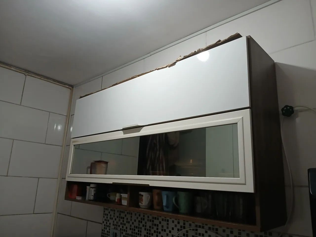 Armário de parede para a cozinha