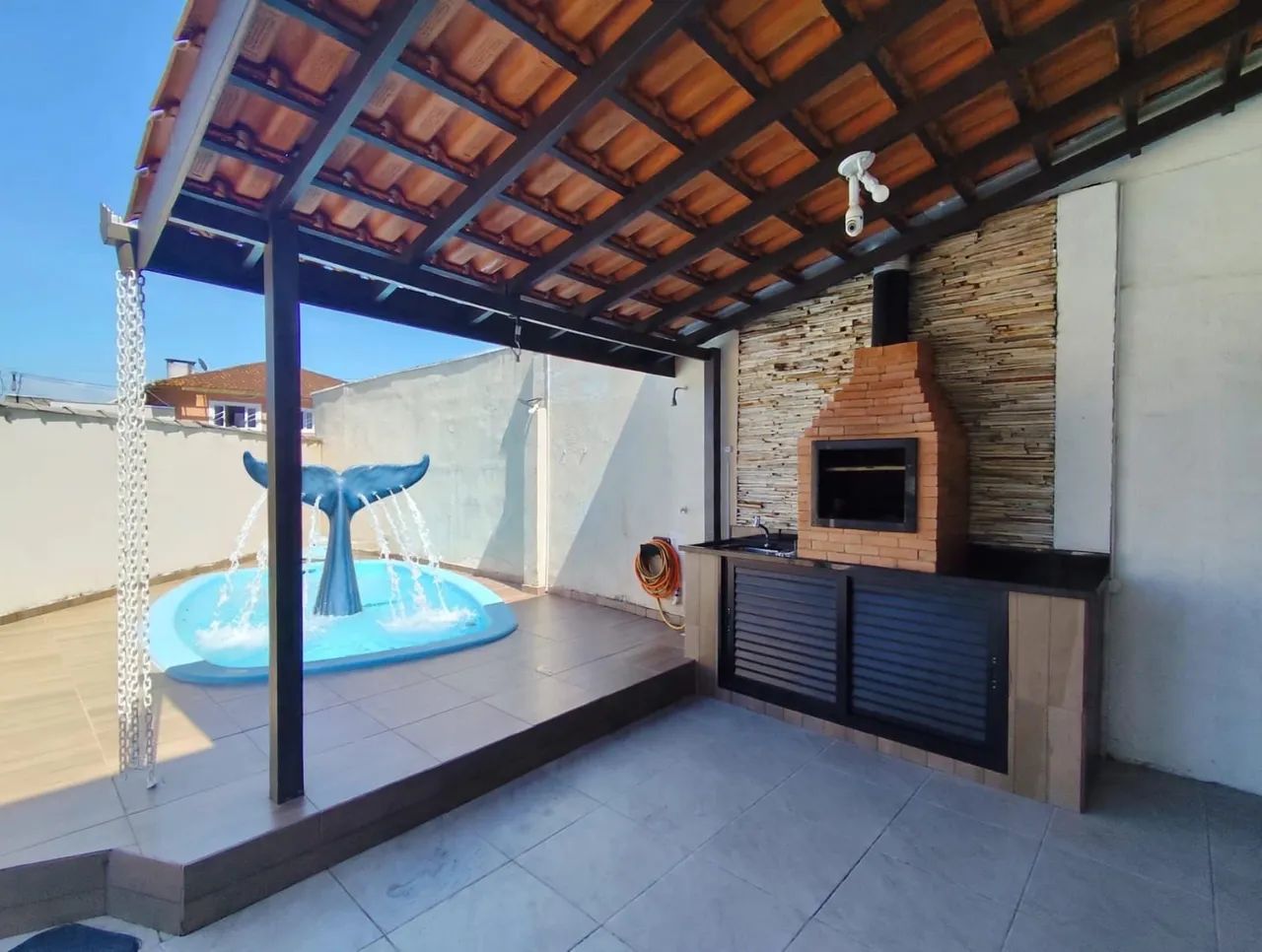 Sobrado casa mobiliado, 6 quartos, com piscina,  próximo praia e centro - Foto 4