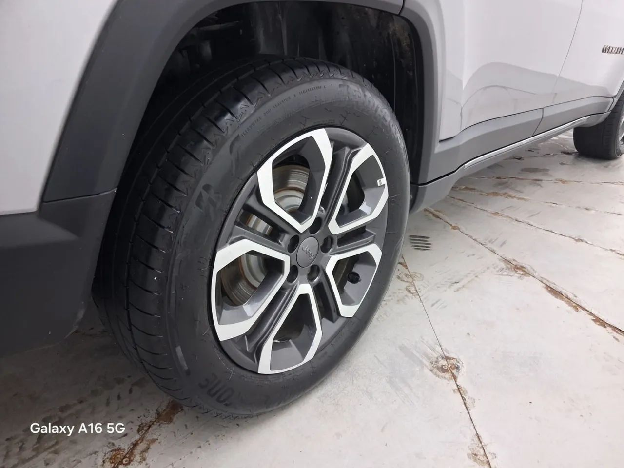 Jeep Commander Limited T270 1.3 TB Flex Aut., foto 14 de 18