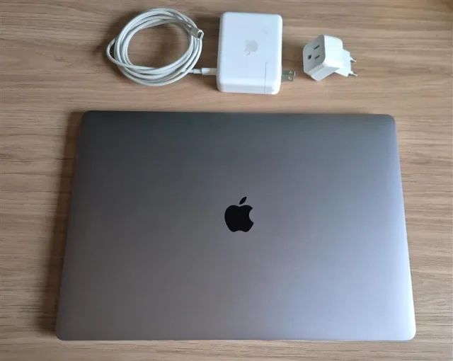 MacBook Pro 16,1 (2019), i9, 16GB RAM, 1TB SSD - Notebooks