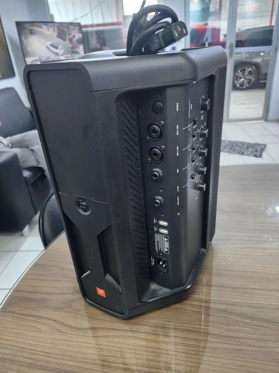 JBl - Foto 2