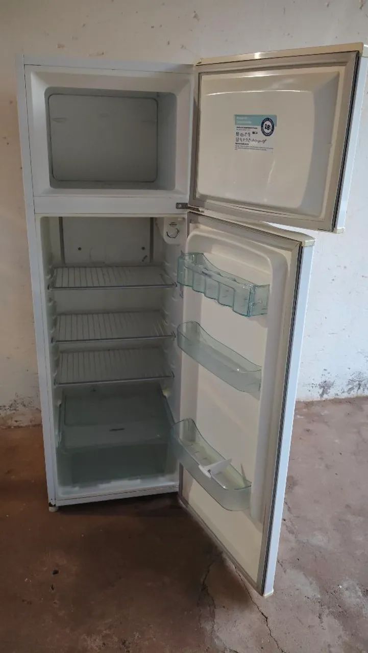 Geladeira Duplex Branca Com Freezer Superior Cycle - Foto 2