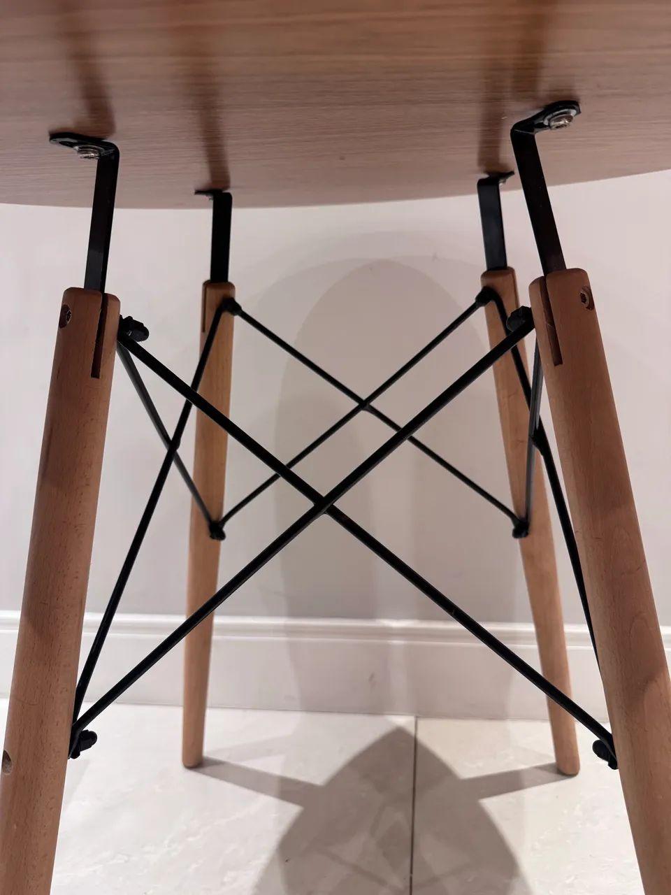 Mesa Charles Eames Eiffel 70cm Redonda Madeira - Foto 4