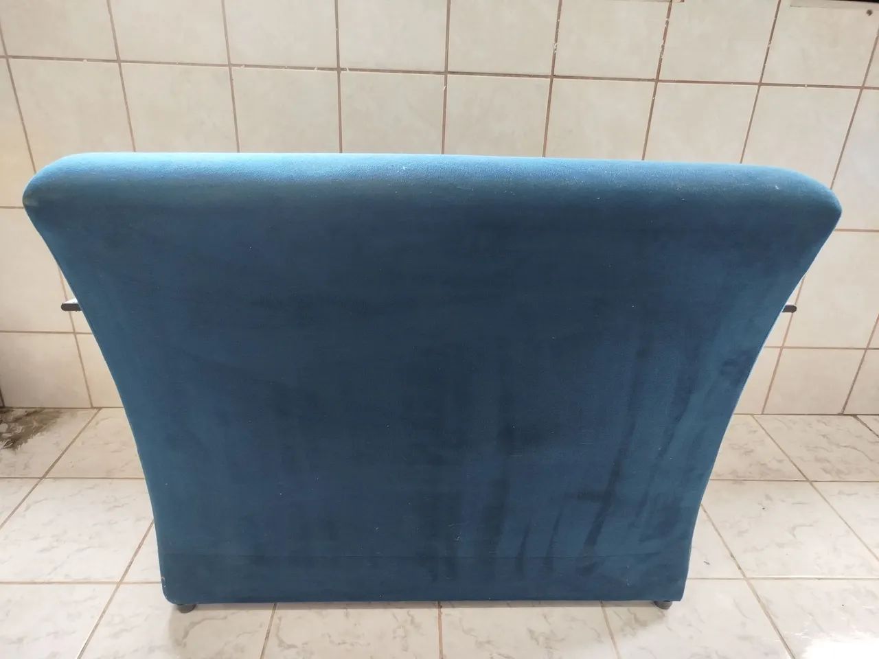 Vendo sofá em ótimas condições de conservação  - Foto 3