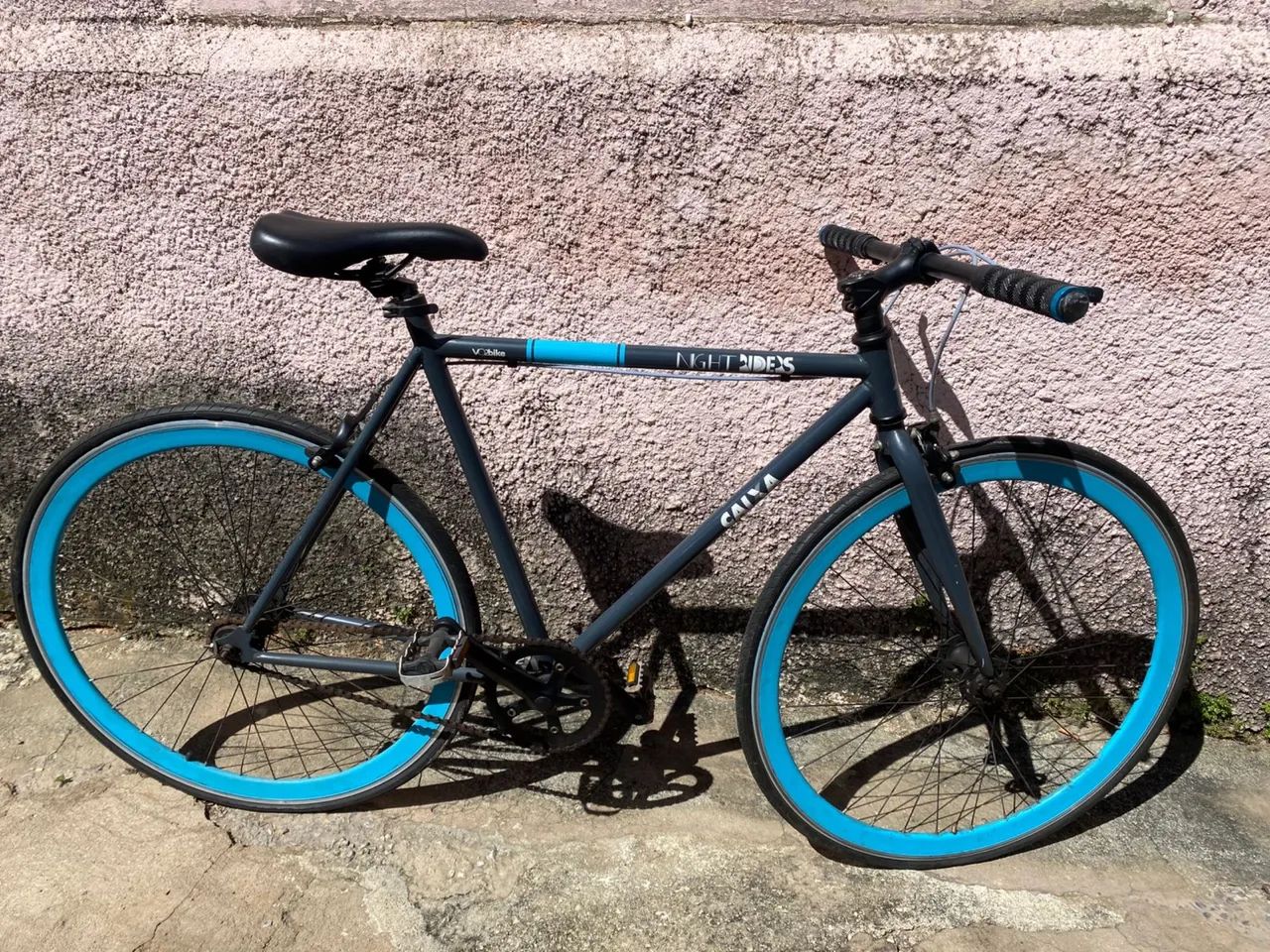 Bicicleta night rides/ Caixa/ caixinha fixa. 