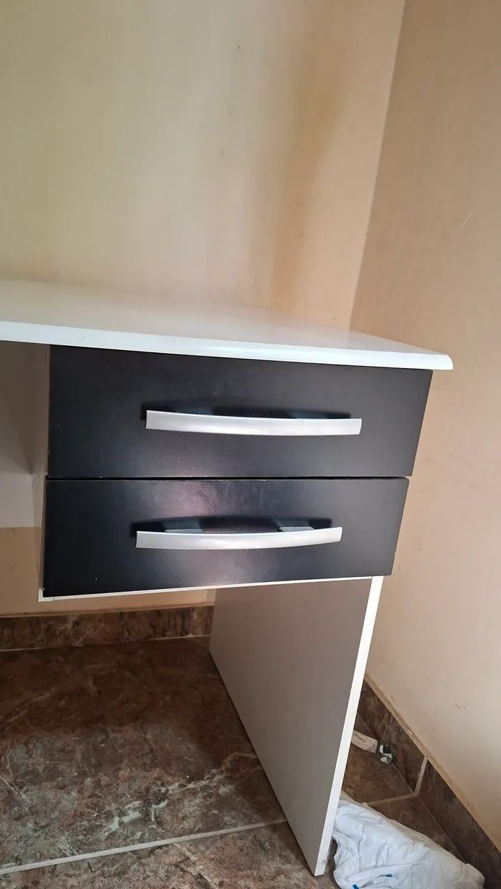Mesa escritório  MDP com gavetas  - Foto 3