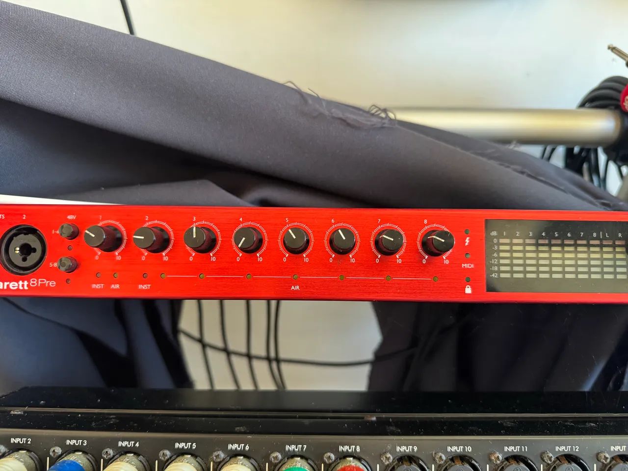 Placa de Áudio - Focusrite Clarett 8 pré - Foto 4