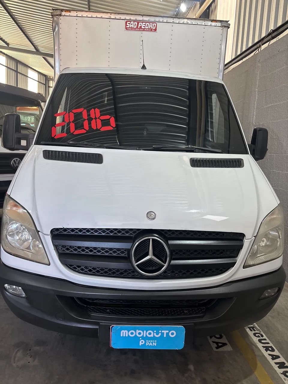 Sprinter 415 com baú 