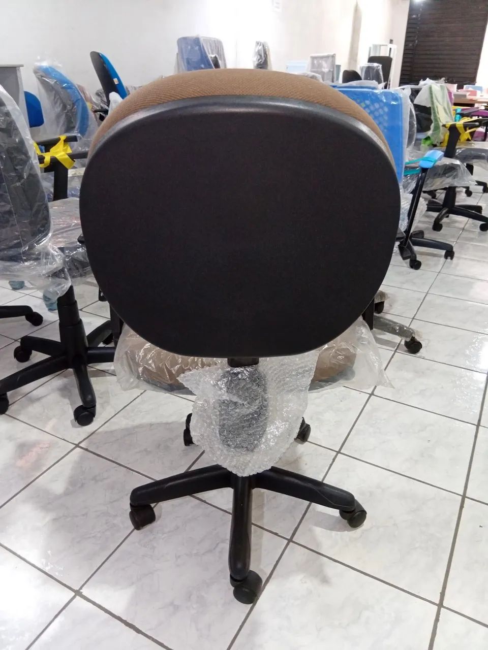 Cadeira giratória nr17 executiva em Belém  - Foto 3