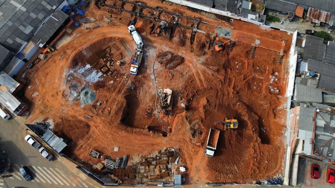 Serviços de terraplanagem,demolição e transporte  - Foto 3