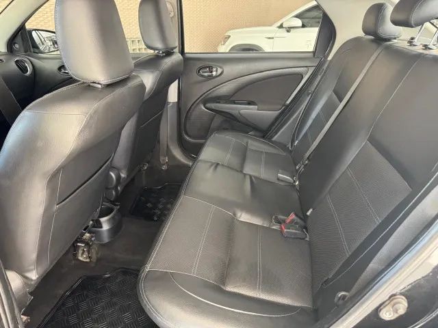Toyota Etios Platinum Sed. 1.5 Flex 16V 4P Aut. 2018 - Foto 6