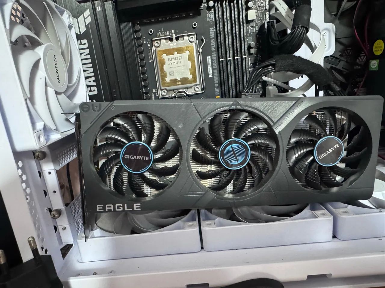 RTX 4060 8g GIGABYTE tripo fan