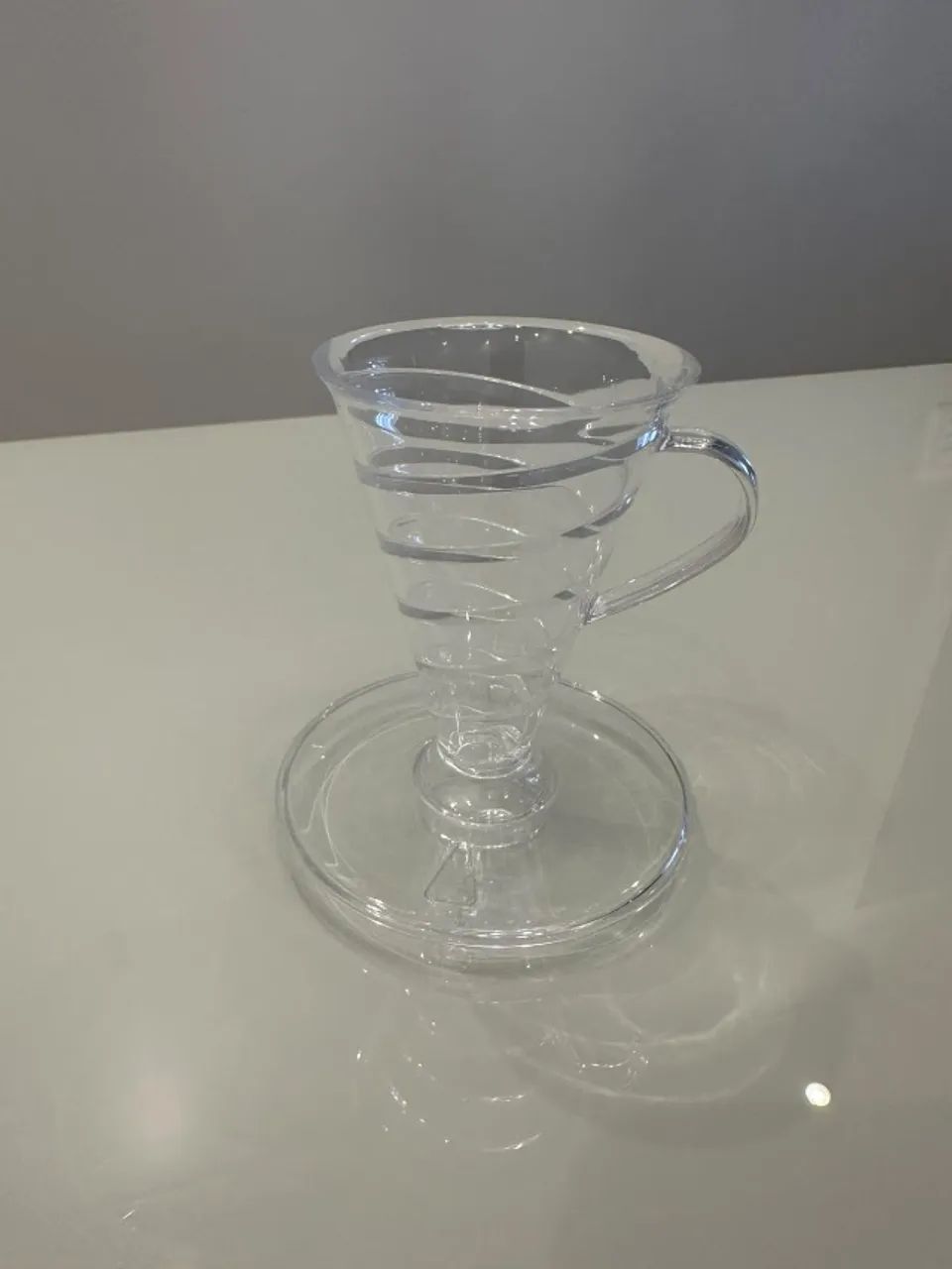 Dripper de Café com Difusor Espiral em Acrílico