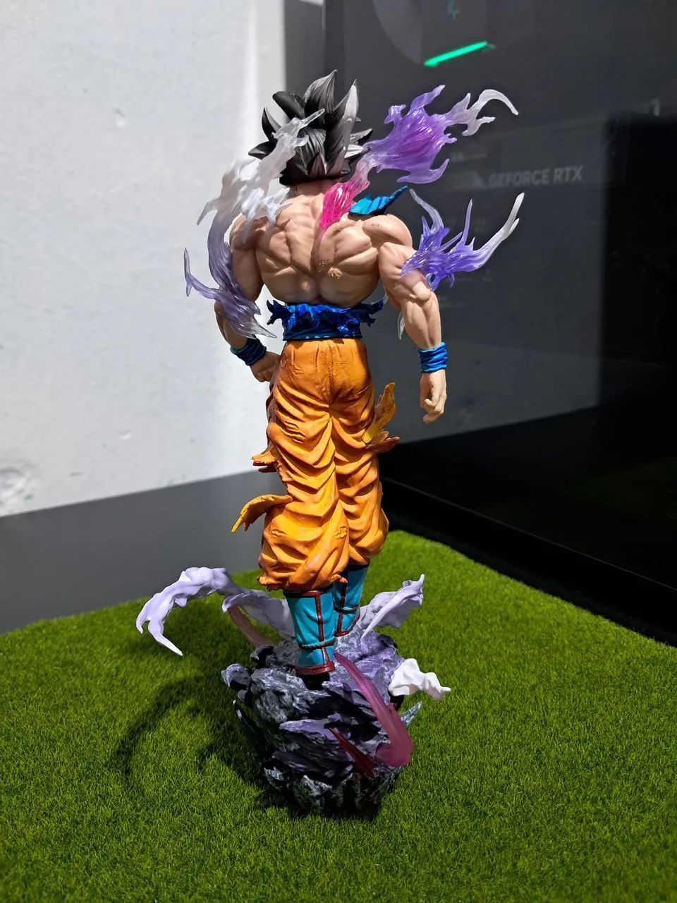 Action Figure Dragon Ball Super - Goku Instinto Superior 21cm - Foto 3