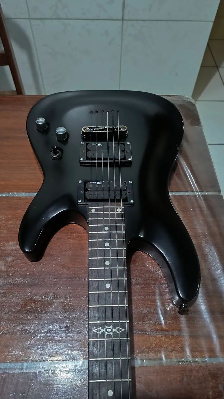 Guitarra sgr C1 by schecter bem conservada - Foto 2
