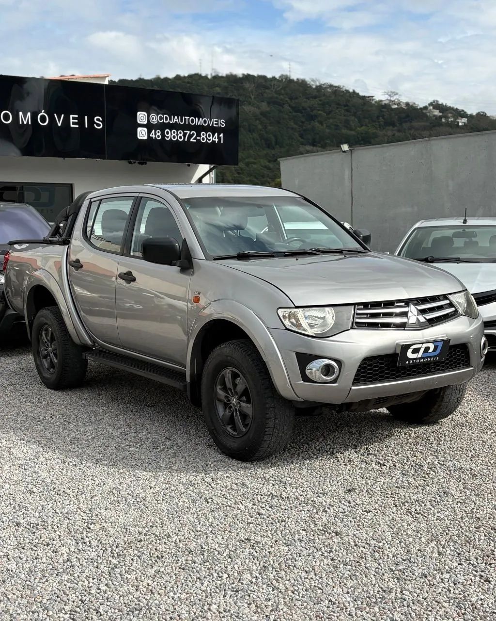 Mitsubishi L200 Triton HLS 2.4 Flex 16V CD Mec. 2016 - Foto 3