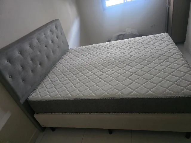Vendo colchao Queen com box e cabeceira - Foto 2