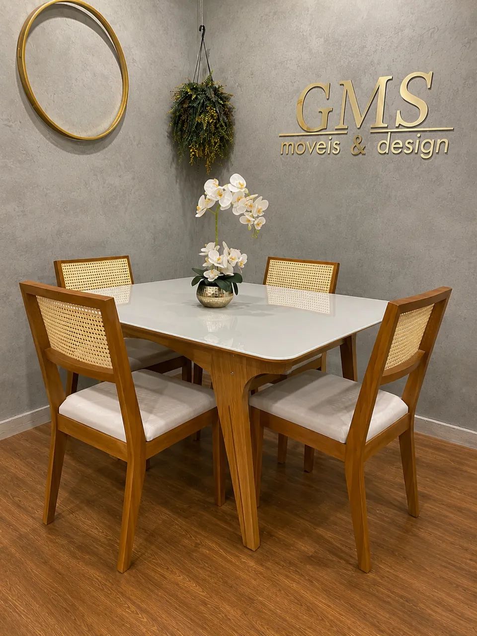 Mesa de jantar com 4 cadeiras Novos