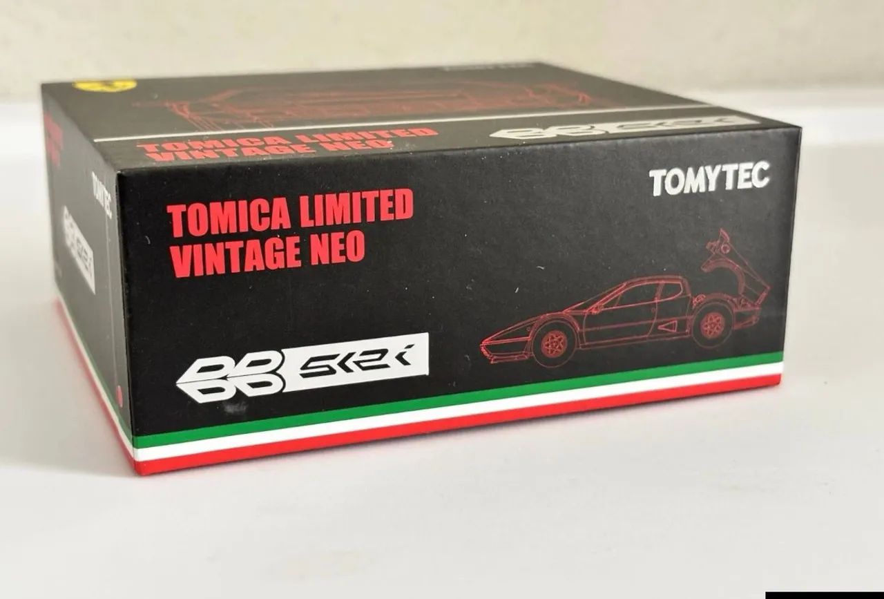 Tomica Limited Vintage Neo Ferrari 512 BBi Vermelho 1:64 TLV