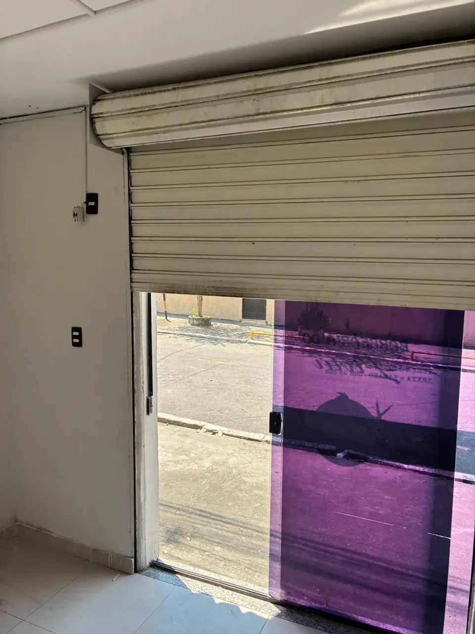 LOJA COMERCIAL PRONTA E SUPER BEM LOCALIZADA . ALUGA-SE - Foto 3