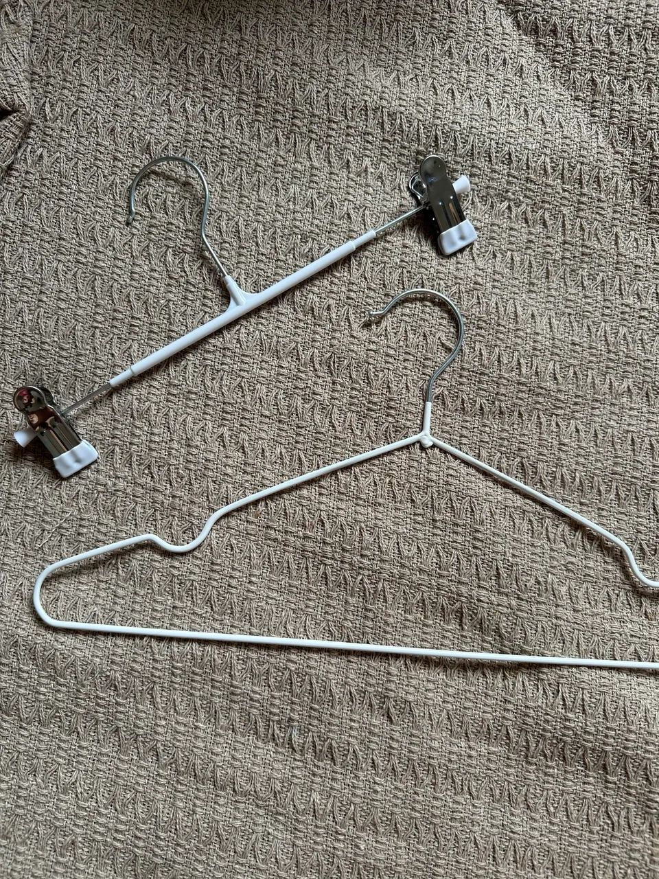 Cabides de metal emborrachados 